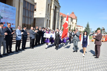 Quba şəhərində “Mən fəxr edirəm ki, Azərbaycanlıyam” adlı II Beynəlxalq folklor rəqs və yaradıcılıq festivalı keçirilib.