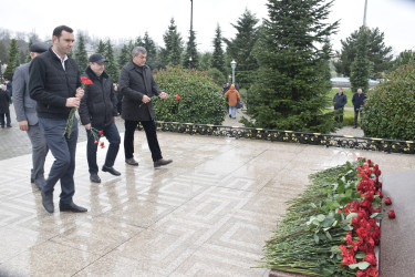 12 Dekabr - Ümummilli Lider Heydər Əliyevin Anım Günü Ulu Öndərin abidəsi ziyarət olunub.