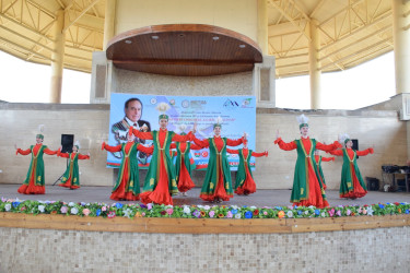 Quba şəhərində “Mən fəxr edirəm ki, Azərbaycanlıyam” adlı II Beynəlxalq folklor rəqs və yaradıcılıq festivalı keçirilib.