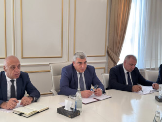 Vətəndaşlarla birbaşa ünsiyyətin davamlı olaraq həyata keçirilməsi diqqət mərkəzində saxlanılır.