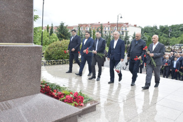 15 İyun - Milli Qurtuluş Günü münasibətilə Qubada Ulu Öndər Heydər Əliyevin abidəsi ziyarət edildi.