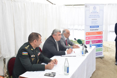 Rayon İcra Hakimiyyətinin başçısı İlqar Mahmudov Küsnət kəndində səyyar vətəndaş qəbulu keçirilib.