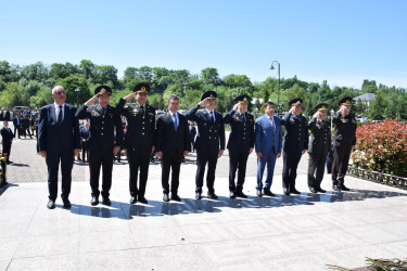 Ümummilli Lider Heydər Əliyevin anadan olmasının 102-ci ildönümü ilə əlaqədar Ulu Öndərin Quba şəhərindəki adını daşıyan mədəniyyət və istirahət parkındakı abidəsi ziyarət edilib.