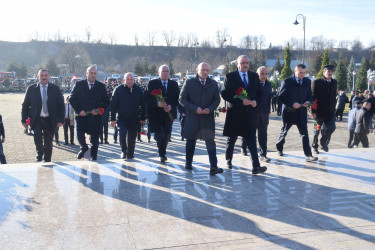 12 Dekabr - Ümummilli Lider Heydər Əliyevin anım günü.