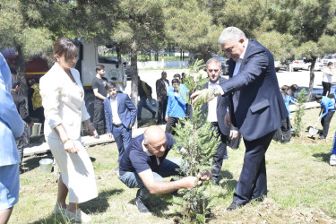 Qubada Ümummilli Lider Heydər Əliyevin anadan olmasının 103-cü ildönümü qeyd olunub.