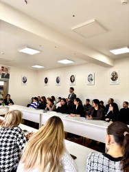 “Uşaq hüquqlarının müdafiəsi üzrə ayrı-ayrı sahələrdə mütəxəssis hazırlığının təmin edilməsi “ istiqamətində dəyirmi masa ətrafında maarifləndirici təlim keçirilmişdir.