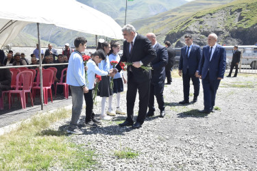 Qarxun kəndində vətəndaşlarla səyyar qəbul keçirilib.