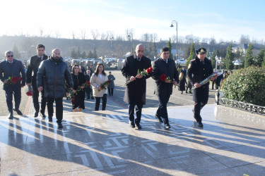 12 Dekabr - Ümummilli Lider Heydər Əliyevin anım günü.