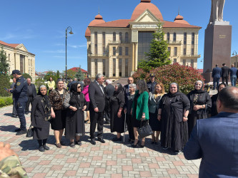 Ümummilli Lider Heydər Əliyevin anadan olmasının 102-ci ildönümü ilə əlaqədar Ulu Öndərin Quba şəhərindəki adını daşıyan mədəniyyət və istirahət parkındakı abidəsi ziyarət edilib.