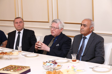 Rayon İcra Hakimiyyətinin başçısı İlqar Mahmudov Azərbaycan Dövlət Pedaqoji Universitetinin prorektoru, professor Asəf Zamanov, Azərbaycan Dövlət Pedaqoji Universitetinin, İstanbul Ticarət Universitetinin, İstanbul Texniki Universitetinin professor və müəllim heyəti  ilə görüş keçirmişdir.