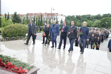 15 İyun - Milli Qurtuluş Günü münasibətilə Qubada Ulu Öndər Heydər Əliyevin abidəsi ziyarət edildi.