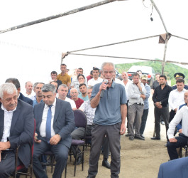 Rayon İcra Hakimiyyətinin başçısı İlqar Mahmudov Küsnət kəndində səyyar vətəndaş qəbulu keçirilib.