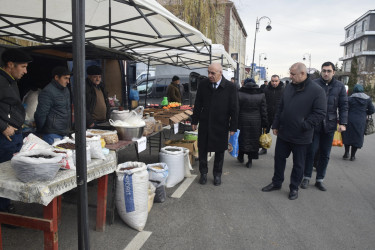 “Quba Meydanı” parkının qarşısında bayram yarmarkası keçirilir.