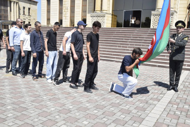 Qubada həqiqi hərbi xidmətə yola salınan çağırışçıların təntənəli yolasalma mərasimi keçirilib.