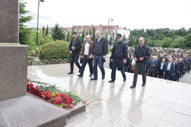 15 İyun - Milli Qurtuluş Günü münasibətilə Qubada Ulu Öndər Heydər Əliyevin abidəsi ziyarət edildi.