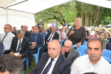 Uzunmeşə kəndində səyyar vətəndaş qəbulu keçirilib.