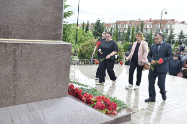 15 İyun - Milli Qurtuluş Günü münasibətilə Qubada Ulu Öndər Heydər Əliyevin abidəsi ziyarət edildi.