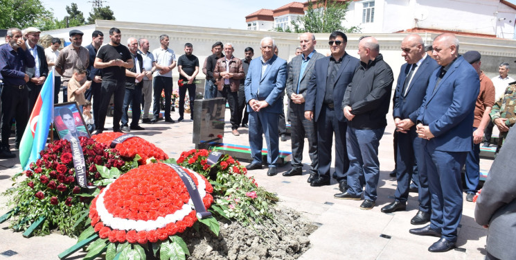 Şəhid Elşən Ərzumanovun üç mərasimi təşkil olunub.