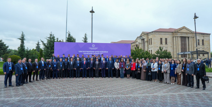 Dini Qurumlarla İş üzrə Dövlət Komitəsinin təşkilatçılığı ilə Quba şəhərində “Dini ekstremizmə qarşı mübarizə və müasir çağırışlar” mövzusunda regional konfrans öz işinə başlayıb.