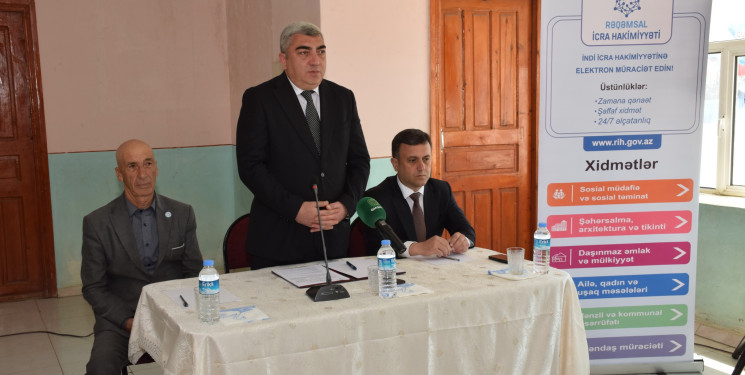 Qalayxudat kəndində səyyar vətəndaş qəbulu keçirilib.