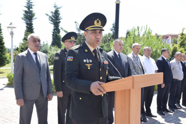 Qubada həqiqi hərbi xidmətə yola salınan çağırışçıların təntənəli yolasalma mərasimi keçirilib.