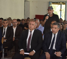 Yerfi kəndində vətəndaşlarla səyyar qəbul keçirildi.