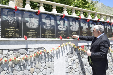 Yerfi kəndində vətəndaşlarla səyyar qəbul keçirildi.