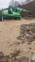 Quba rayonunda yağan güclü və aramsız yağışlar nəticəsində yaranmış sel sularının yaratdığı fəsadlar yerindəcə araşdırılır və aradan qaldırılır.