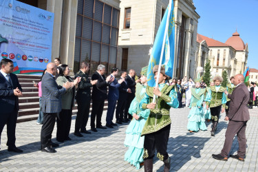 Quba şəhərində “Mən fəxr edirəm ki, Azərbaycanlıyam” adlı II Beynəlxalq folklor rəqs və yaradıcılıq festivalı keçirilib.