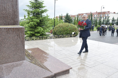 15 İyun - Milli Qurtuluş Günü münasibətilə Qubada Ulu Öndər Heydər Əliyevin abidəsi ziyarət edildi.