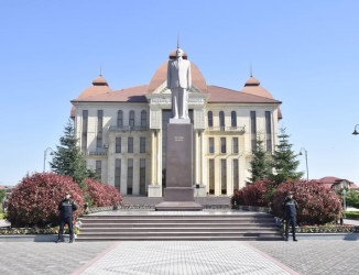 Qubada Ümummilli Lider Heydər Əliyevin anadan olmasının 103-cü ildönümü qeyd olunub.