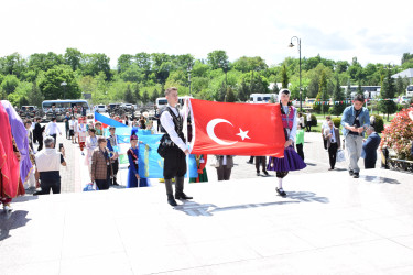 Ümummilli Lideri Heydər Əliyevin anadan olmasının 102-ci ildönümü münasibətilə “Mən fəxr edirəm ki, Azərbaycanlıyam” adlı II Beynəlxalq rəqs və yaradıcılıq festivalı keçirilmişdir.