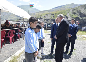 Qarxun kəndində vətəndaşlarla səyyar qəbul keçirilib.