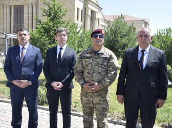 Qubada həqiqi hərbi xidmətə yola salınan çağırışçıların təntənəli yolasalma mərasimi keçirilib.