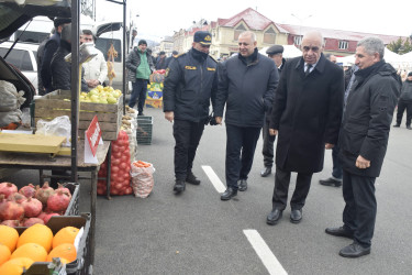 “Quba Meydanı” parkının qarşısında bayram yarmarkası keçirilir.