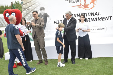 12 yaşadək futbolçular arasında III “Ulduz Cup” beynəlxalq futbol turnirinin final oyunu keçirilib.