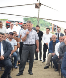 Rayon İcra Hakimiyyətinin başçısı İlqar Mahmudov Küsnət kəndində səyyar vətəndaş qəbulu keçirilib.