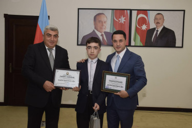 Ali təhsil müəssisələrinə yüksək balla qəbul olunan məzunlarla görüş keçirildi.