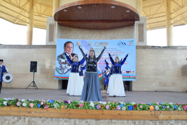 Quba şəhərində “Mən fəxr edirəm ki, Azərbaycanlıyam” adlı II Beynəlxalq folklor rəqs və yaradıcılıq festivalı keçirilib.