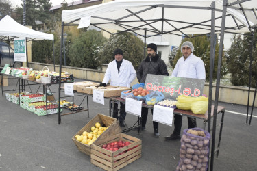 “Quba Meydanı” parkının qarşısında bayram yarmarkası keçirilir.