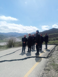 Quba-Qonaqkənd-Muçu avtomobil yolunun 42-ci kilometrliyində yaranmış vəziyyətlə əlaqədar Rayon İcra Hakimiyyətinin başçısı İlqar Mahmudov əraziyə baxış keçirmişdir.