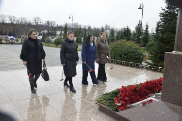 12 Dekabr - Ümummilli Lider Heydər Əliyevin Anım Günü Ulu Öndərin abidəsi ziyarət olunub.