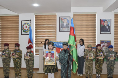 Quba Rayon Tarix-Diyarşünaslıq Muzeyinin akt zalında 44 günlük Vətən Müharibəsi şəhidi Hacıyev Aydəmir Sənan oğlunun xatirəsinə həsr olunmuş tədbir keçirilmişdir.