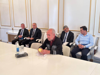 Fərdi vətəndaş qəbulları davam etdirilir.