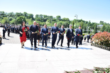 Ümummilli Lider Heydər Əliyevin anadan olmasının 102-ci ildönümü ilə əlaqədar Ulu Öndərin Quba şəhərindəki adını daşıyan mədəniyyət və istirahət parkındakı abidəsi ziyarət edilib.
