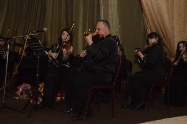 Qubada Ümummilli Lider Heydər Əliyevin anadan olmasının 103-cü ildönümünə həsr olunmuş konsert proqramı keçirilib.