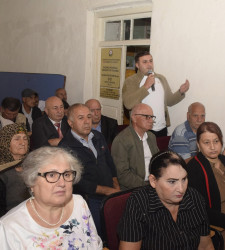 Çiçi kəndində səyyar vətəndaş qəbulu keçirilib.