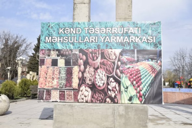 “Quba Meydanı” parkının qarşısında Novruz və Ramazan bayramları münasibətilə yarmarka fəaliyyətə başlayıb.