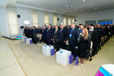Dini Qurumlarla İş üzrə Dövlət Komitəsinin təşkilatçılığı ilə Quba şəhərində “Dini ekstremizmə qarşı mübarizə və müasir çağırışlar” mövzusunda regional konfrans öz işinə başlayıb.