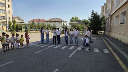 Məktəbəqədər təhsil müəssisəsində "Yol hərəkəti qaydaları" haqqında maarifləndirici tədbir keçirilmişdir.
